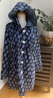 Hatley Raincoat Women’s Size 14 NWOT Hooded Blue Water Drop  Waterproof Jacket